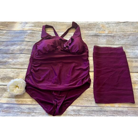 STUNNING SWIMSUIT & BEACH WRAP - Picture 1 of 11